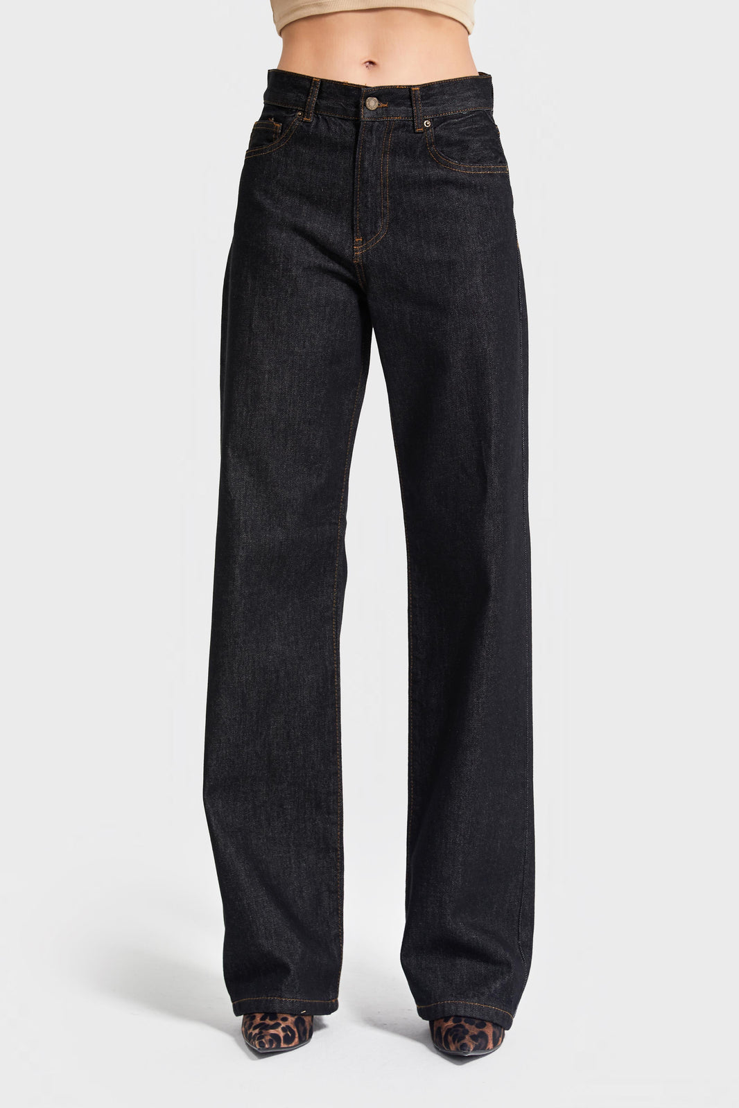 Loose Mid Rise Jeans