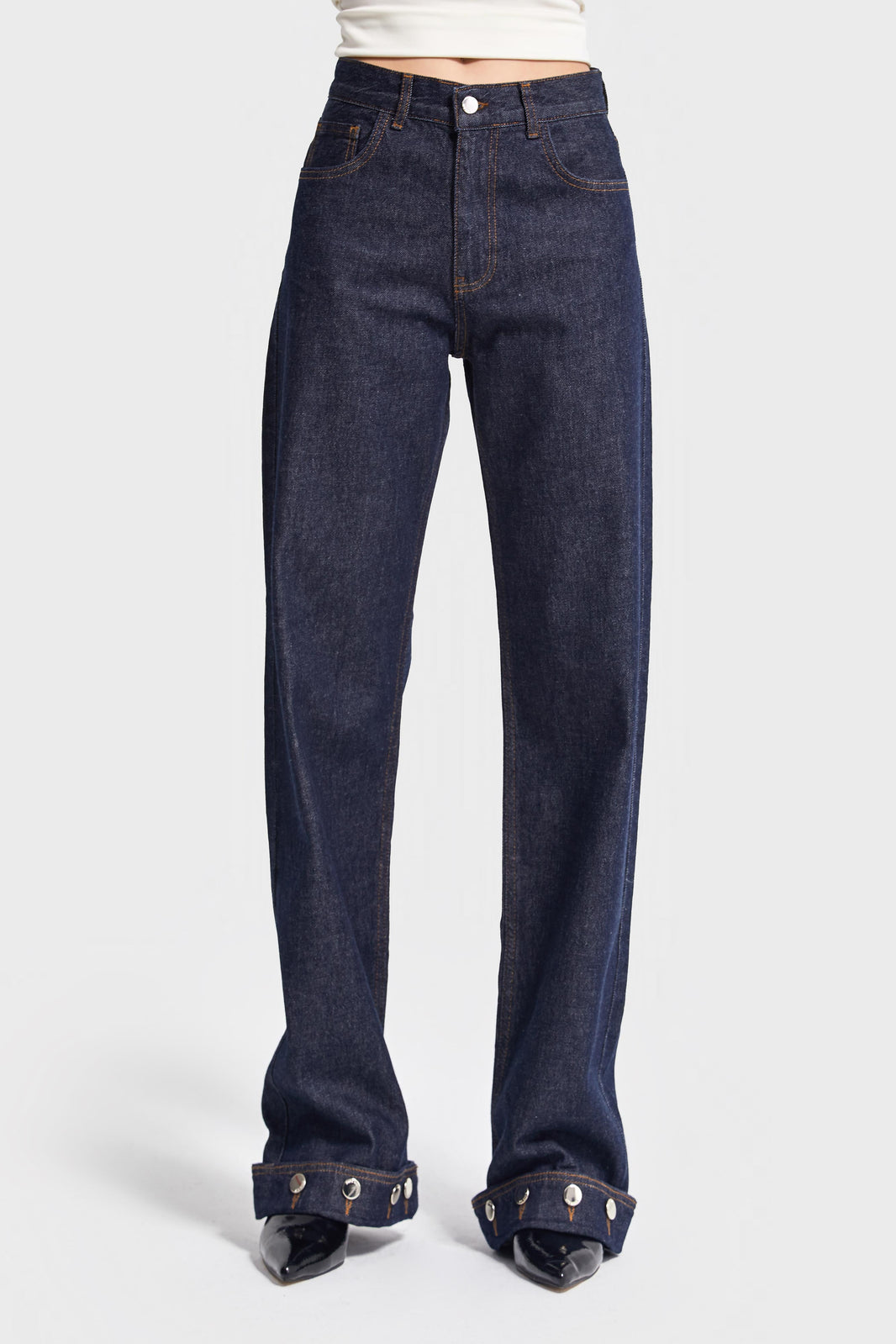 Loose Mid Rise Jeans