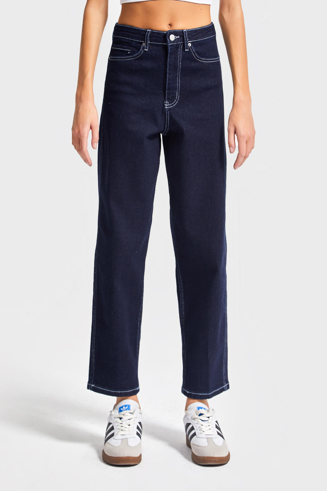 Relaxed Mid Rise Jeans