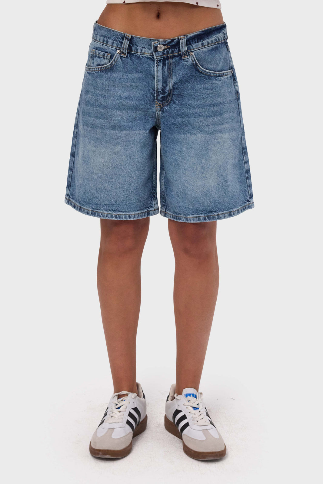 ELASTICATED BAGGY DENIM SHORT - AZURE