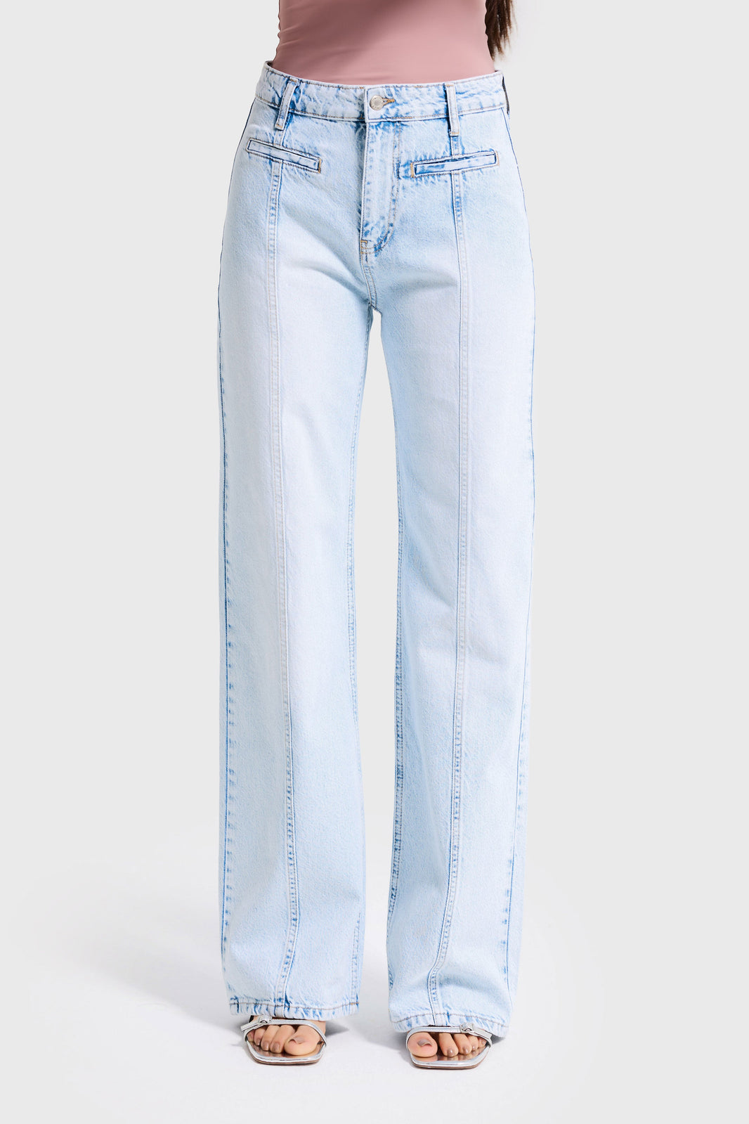 STRAIGHT MID RISE JEANS