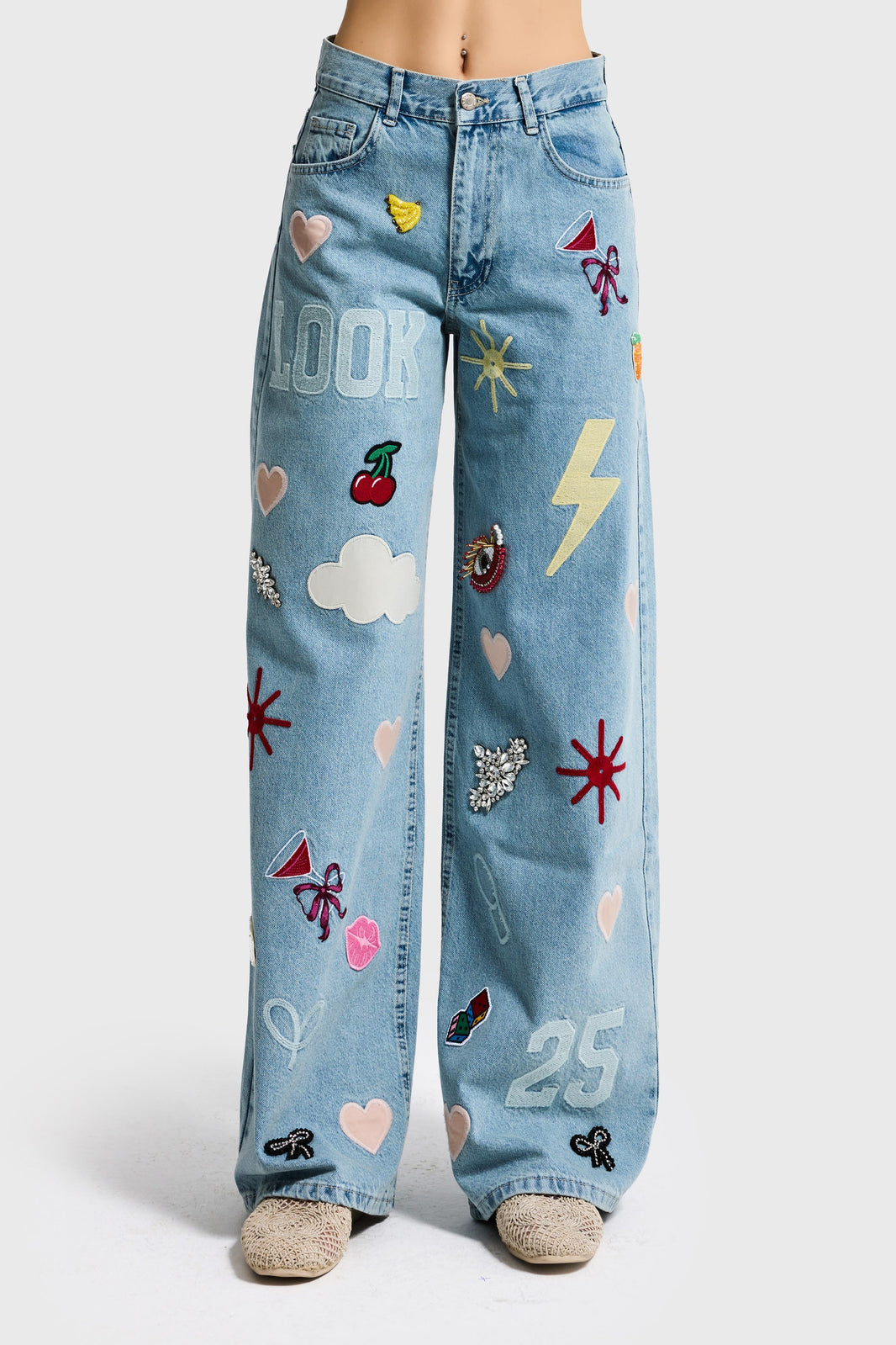 STRAIGHT MID RISE JEANS