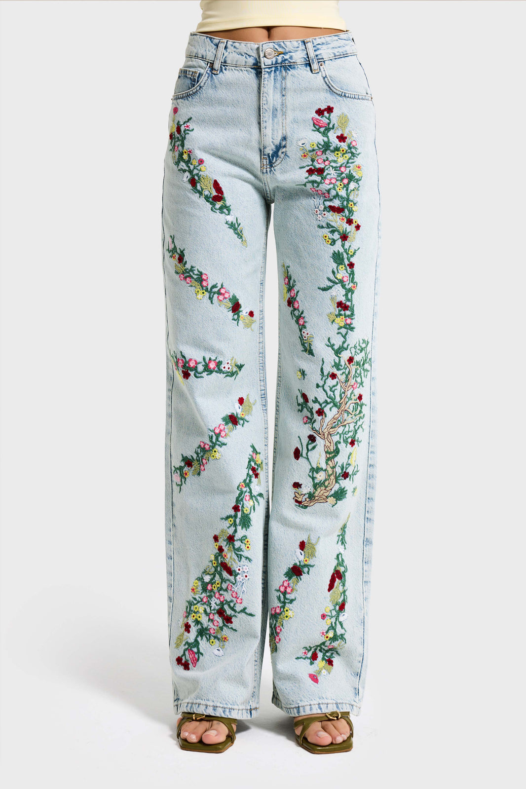 EMBROIDERY MID RISE JEANS