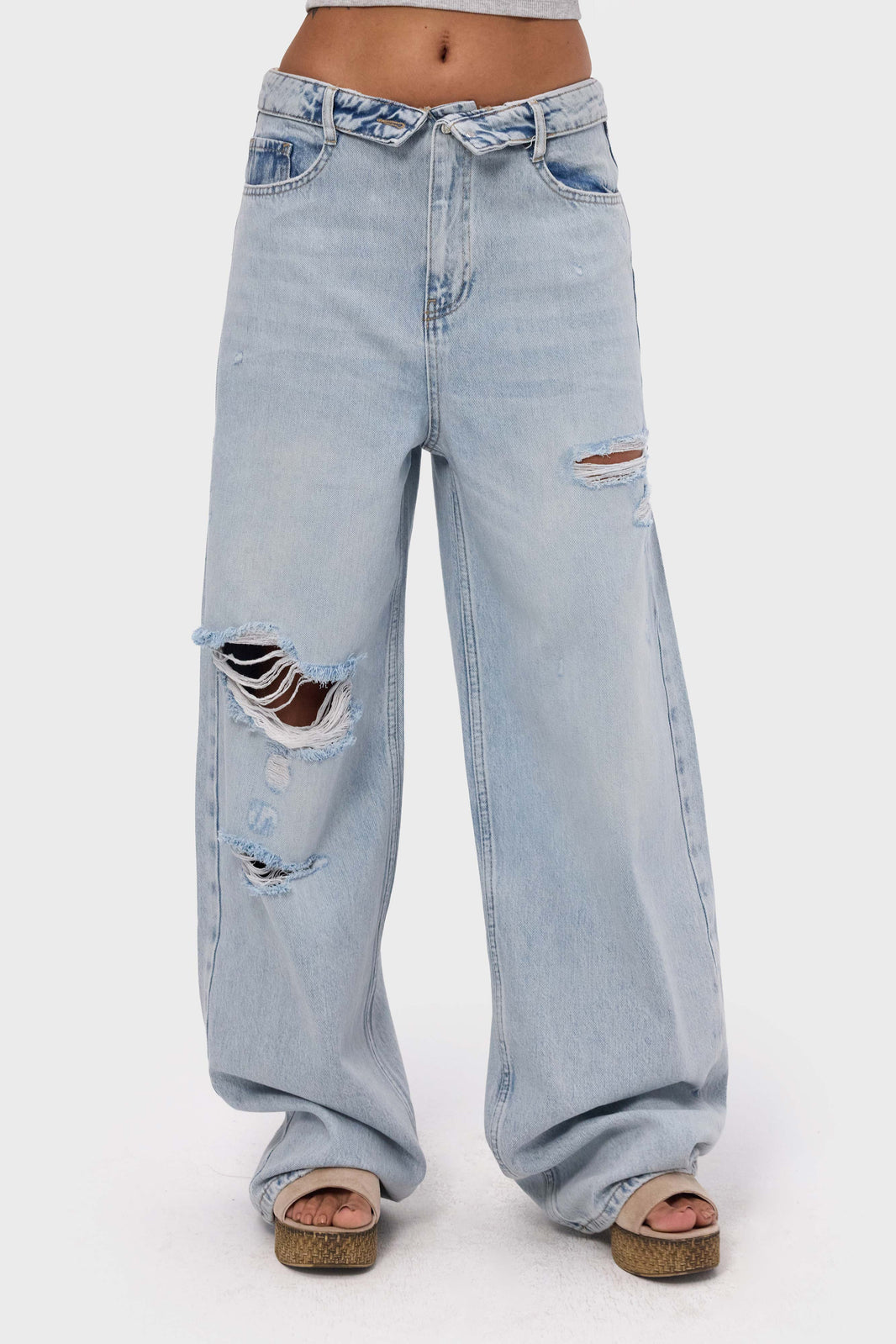 RIPPED STRAIGHT LOW RISE JEANS