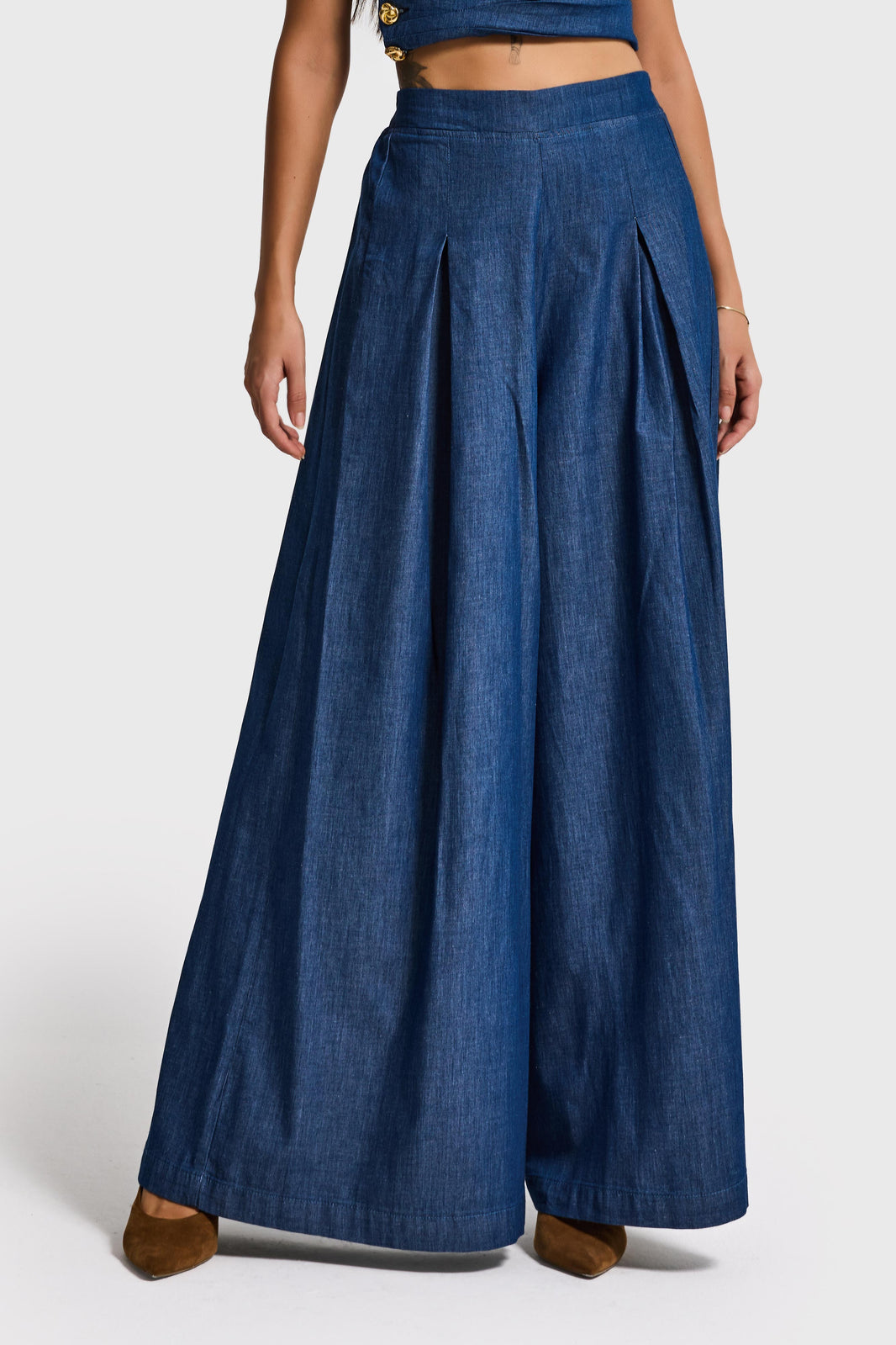 WIDE MID RISE JEANS