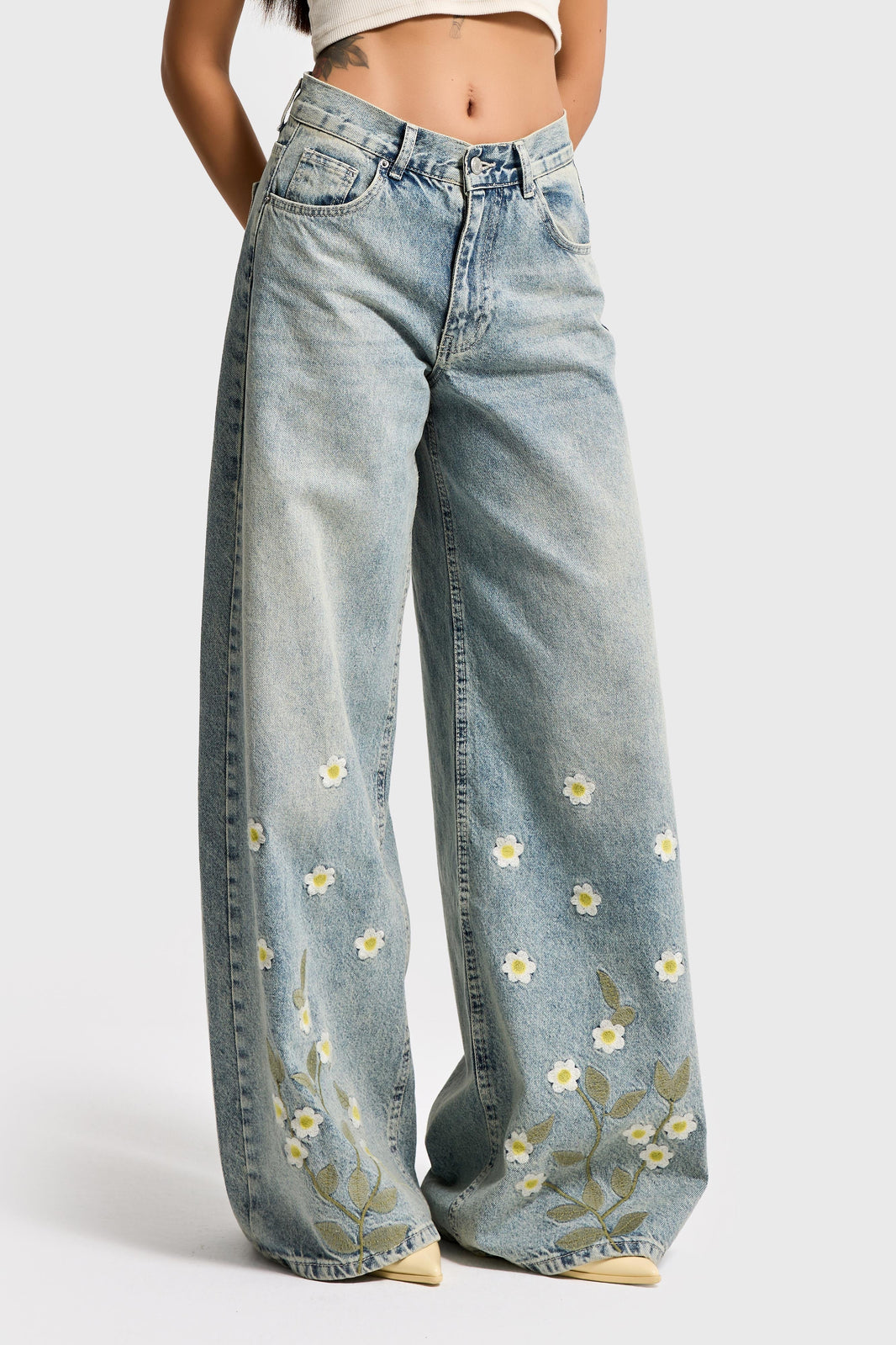 EMBROIDERY PALAZZO MID RISE JEANS