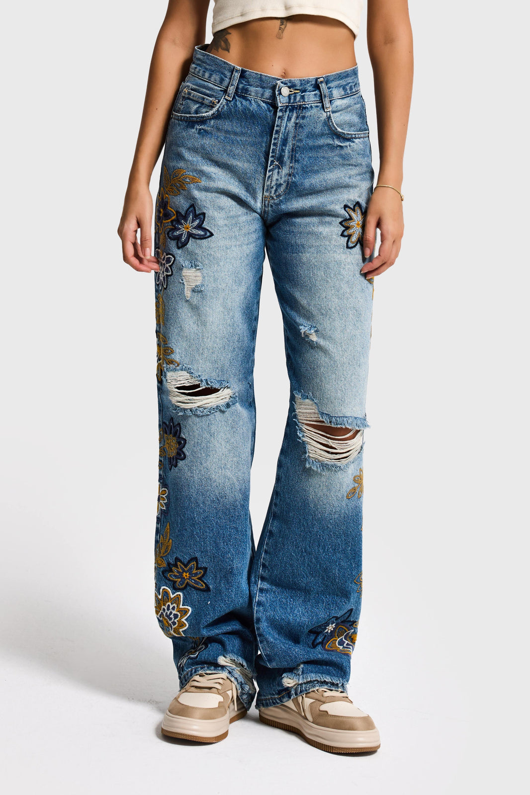 LOOSE MID RISE JEANS