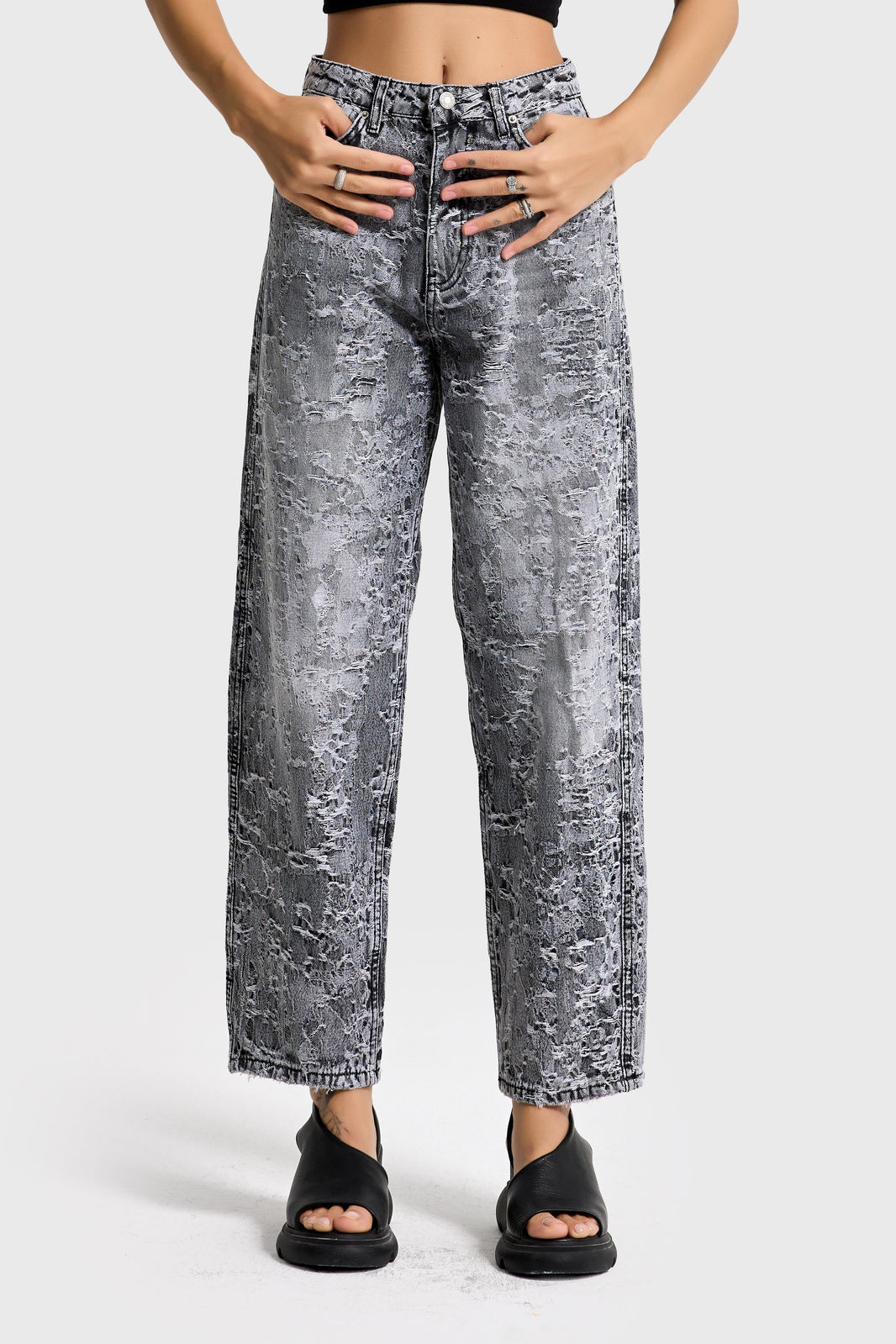 RELAXED MID RISE JEANS