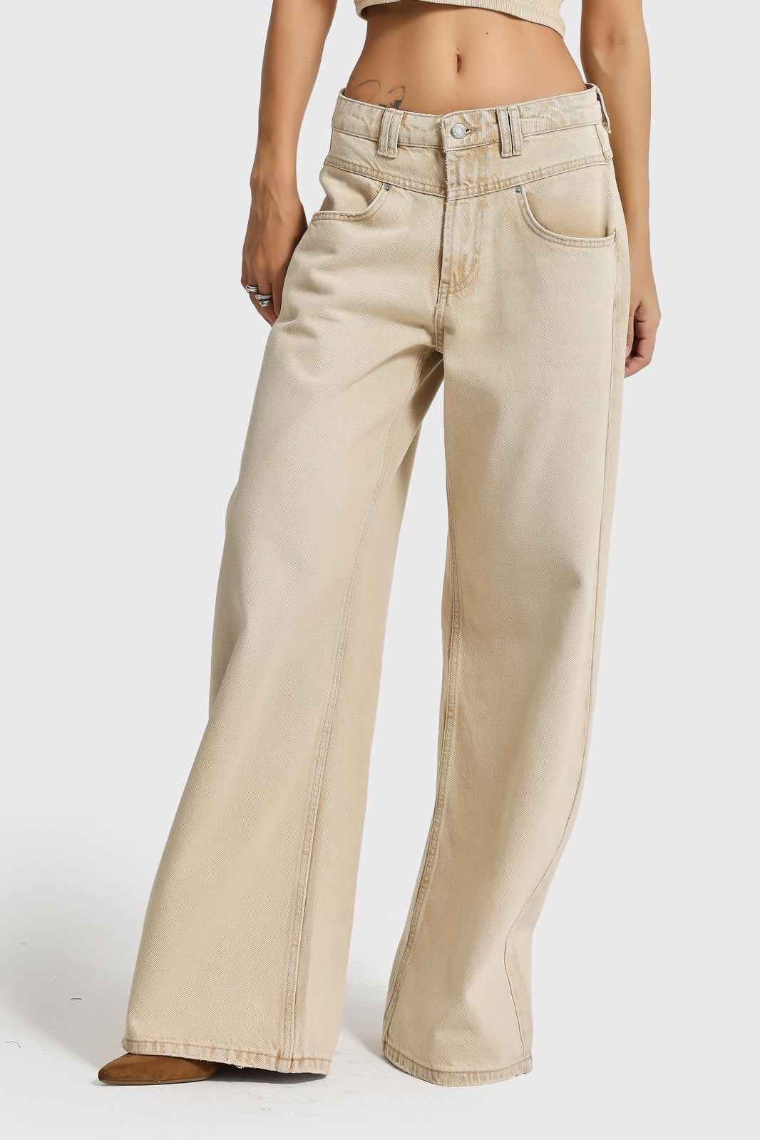 WIDE LOW RISE JEANS